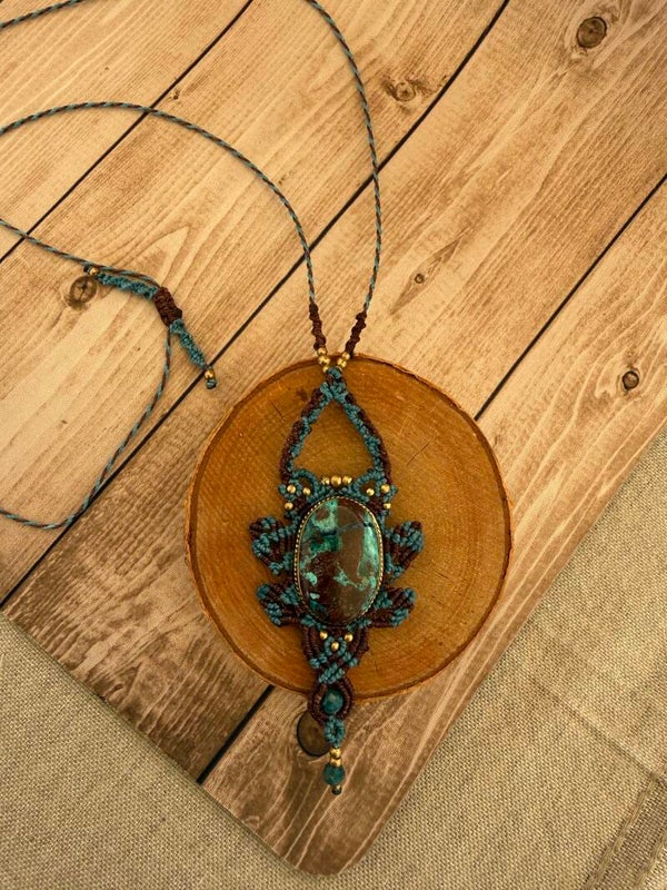 Collier micromacramé « Terre & Turquoise »