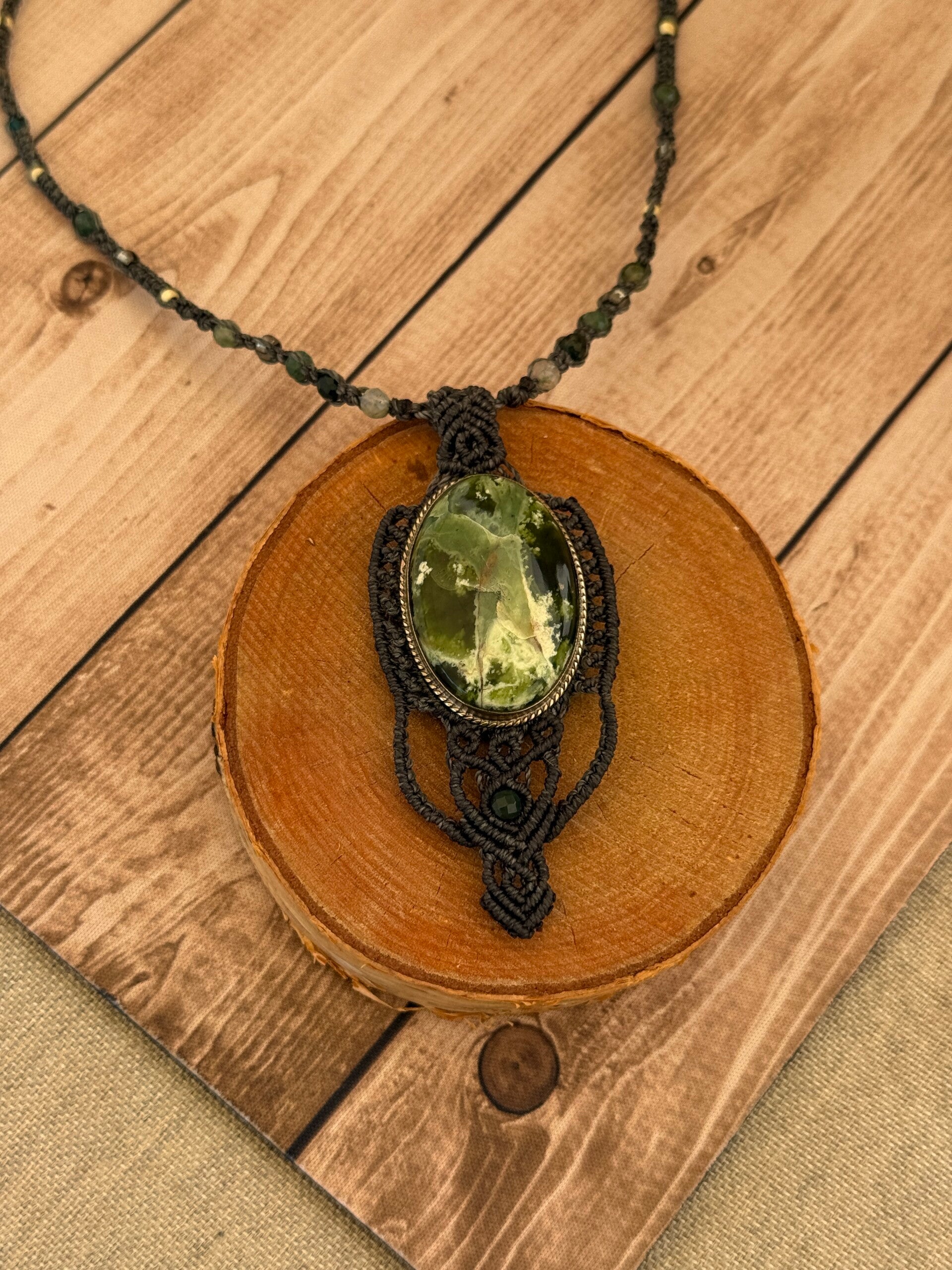 Collier « Émeraude des Bois »