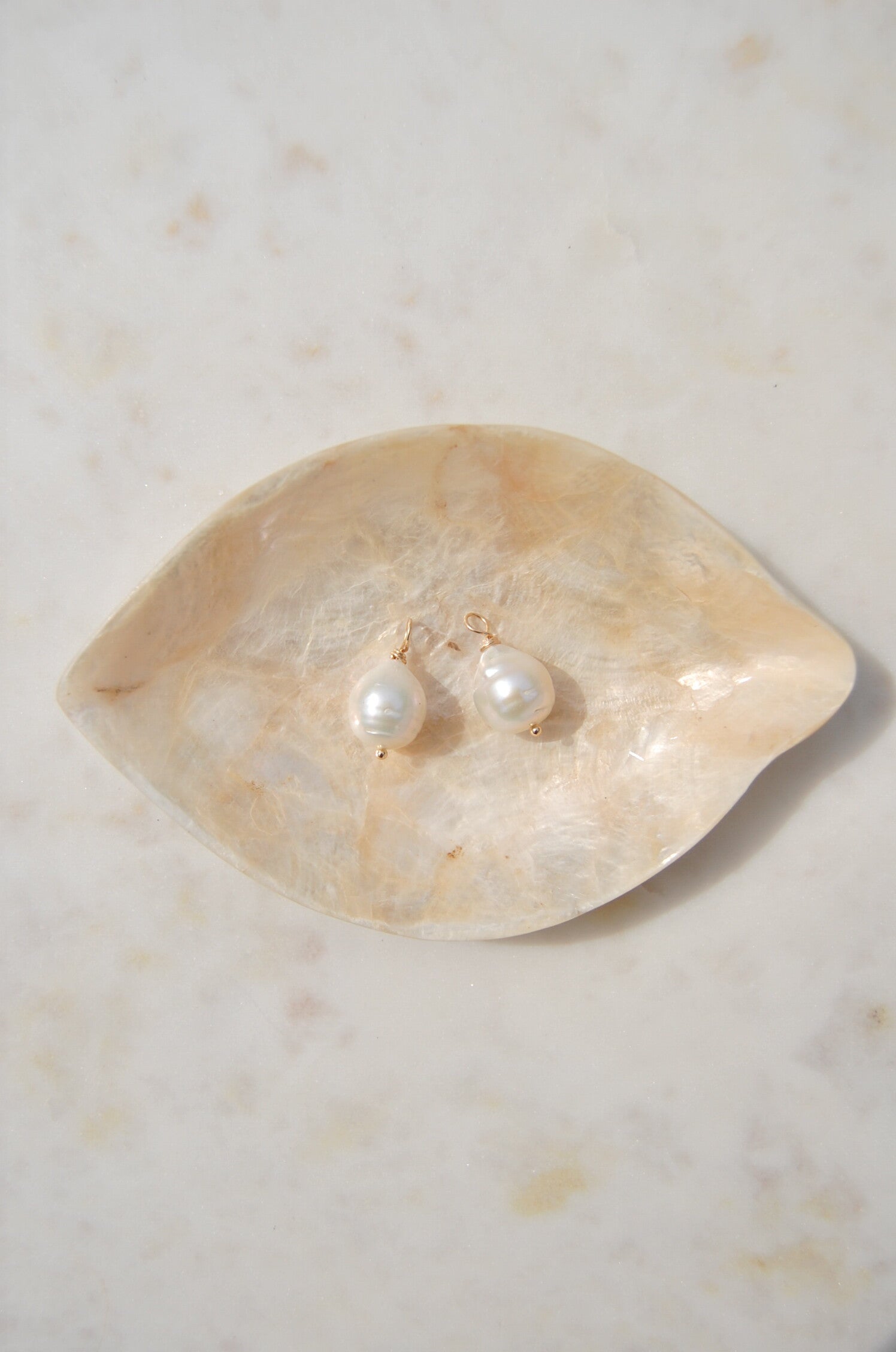Freshwater Pearl white