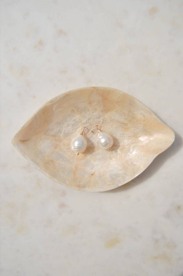 Freshwater Pearl white