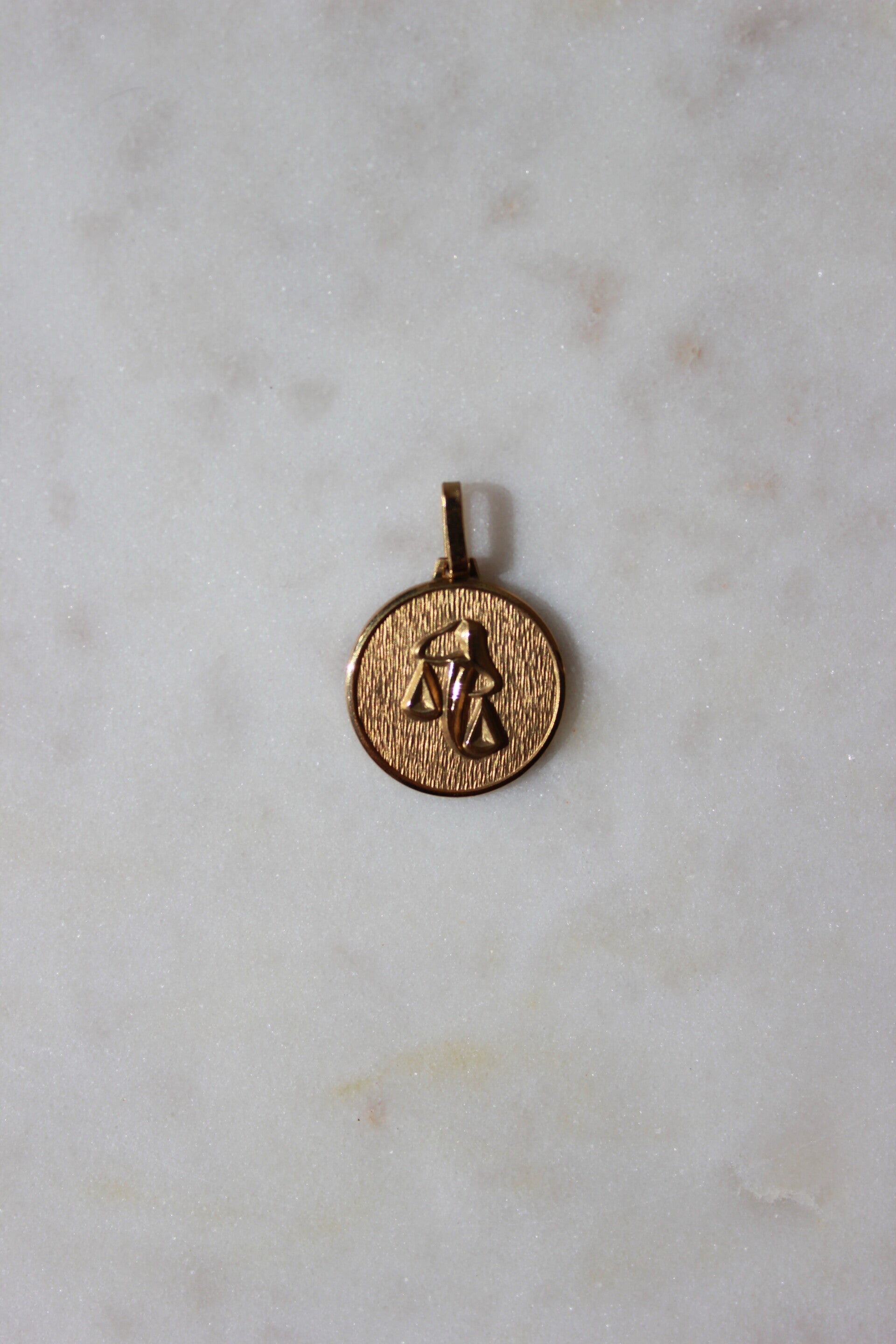 Libra balance Gold