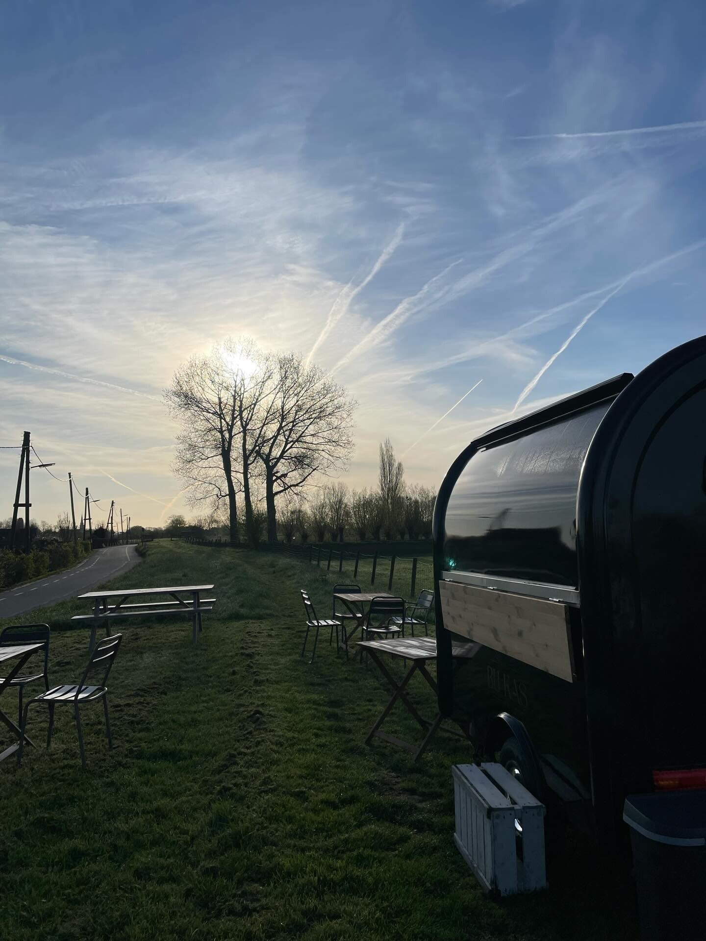 Koffiekar op de dijk tussen Hekendorp en Oudewater