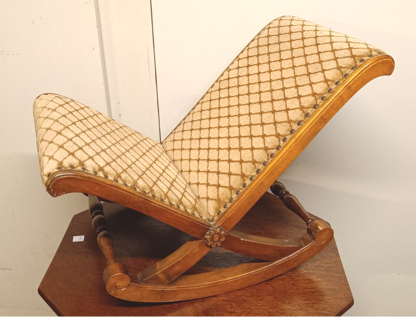 Alte Schöne Holz Schaukelstuhl Fusshocker