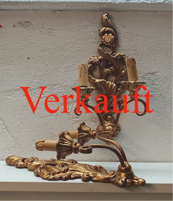 Paar alter Wandleuchter, Lampe aus Holz geschnitzt, vergoldet