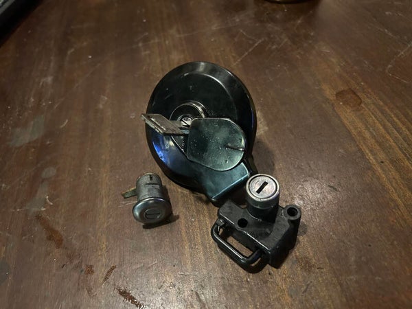 tank-buddy en helmslot vf 1000f