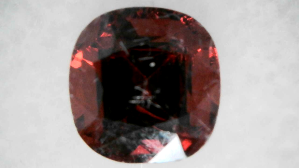Nat Red Mozambique Garnet