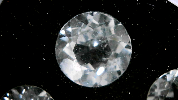 Natural ice white zircon