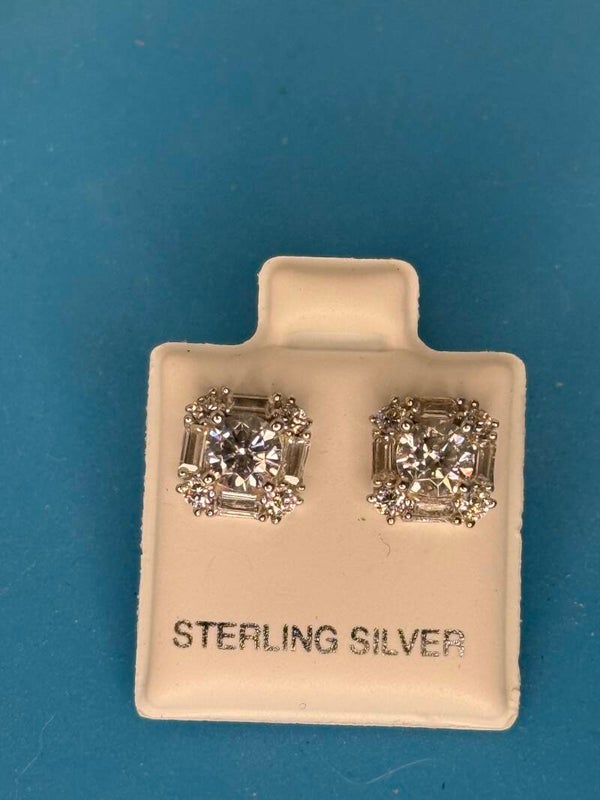 Lab diamonds earrings