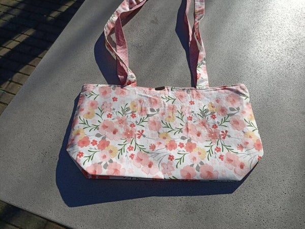 🌼 Handgemaakte Tote Bag – Fris, vrolijk en ideaal voor elke dag