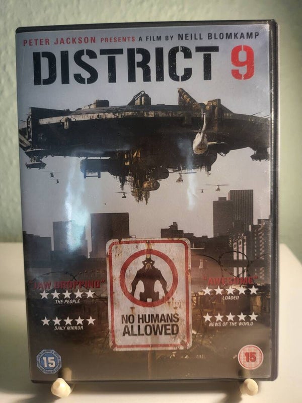 DISTRICT  9 DVD