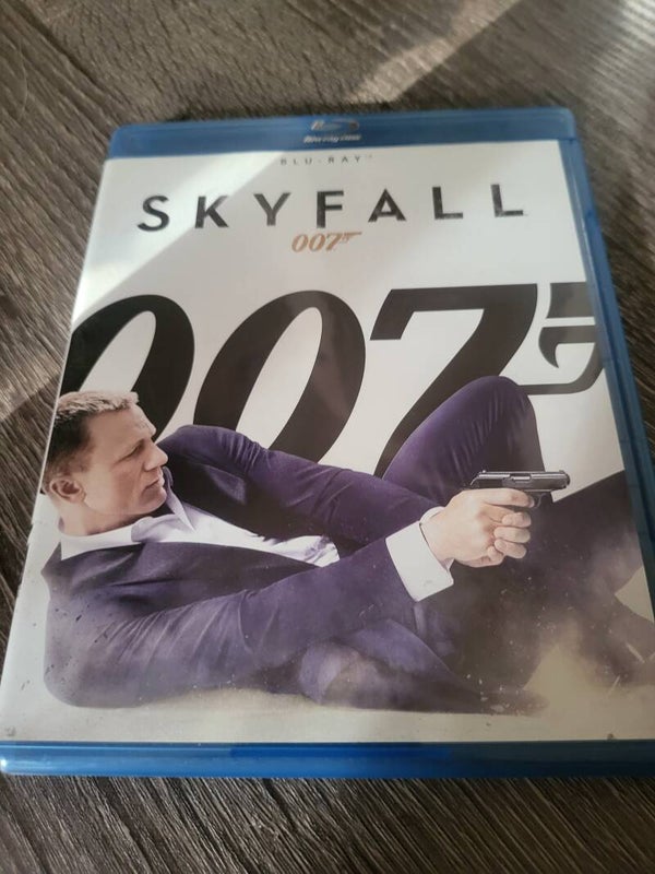 SKYFALL  007 DVD