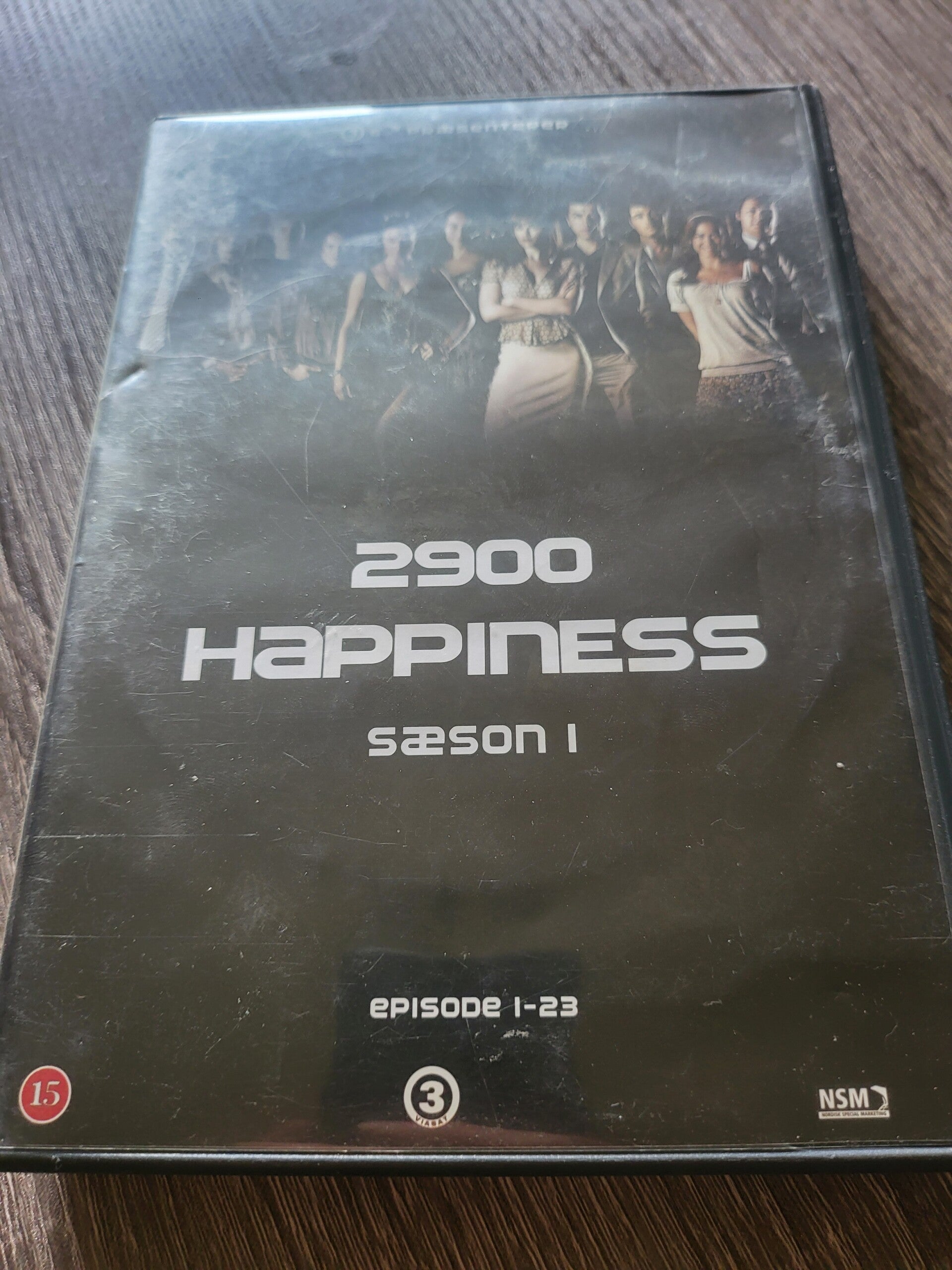 2900  HAPPINESS  sæson ו DVD