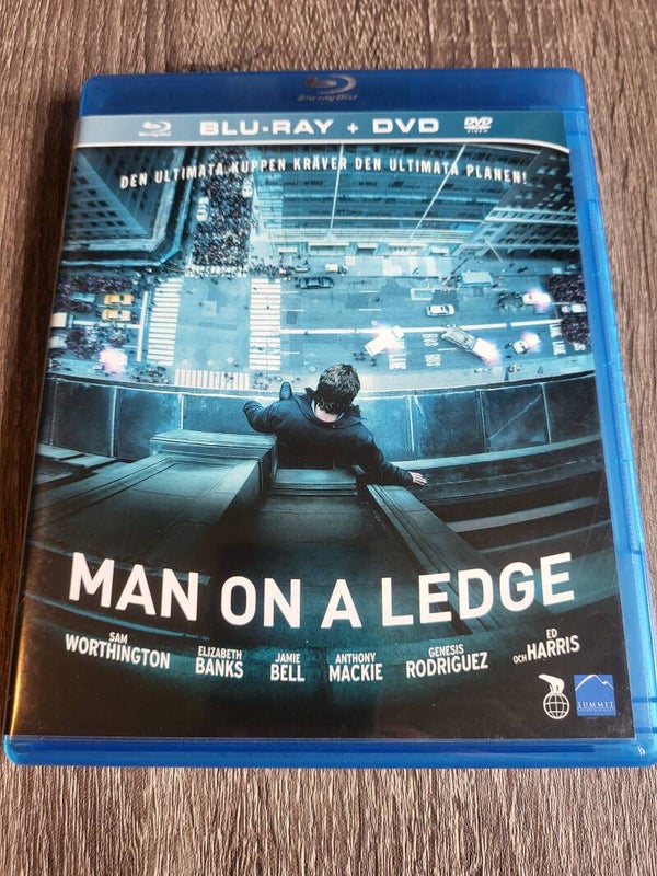 MAN ON A LEDGE DVD