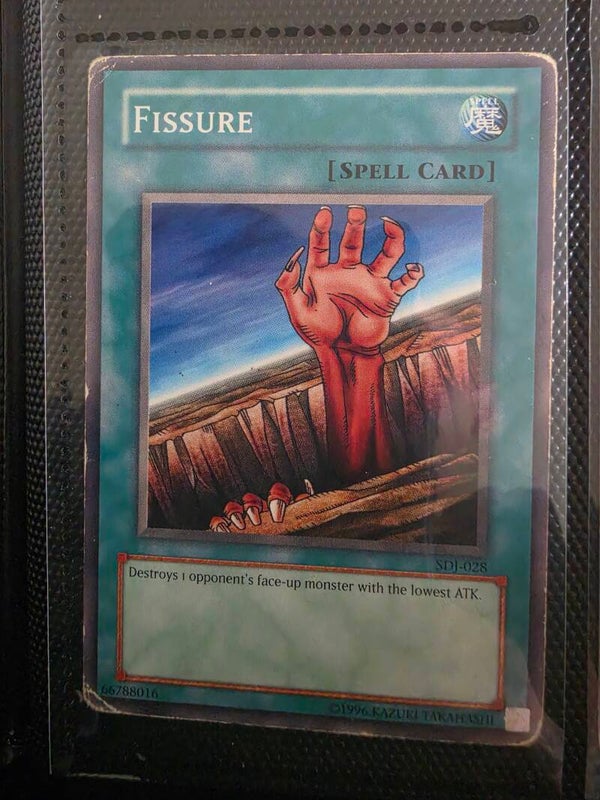 FISSURE