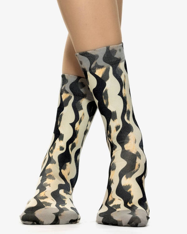 Women Socks Leo Wave Black