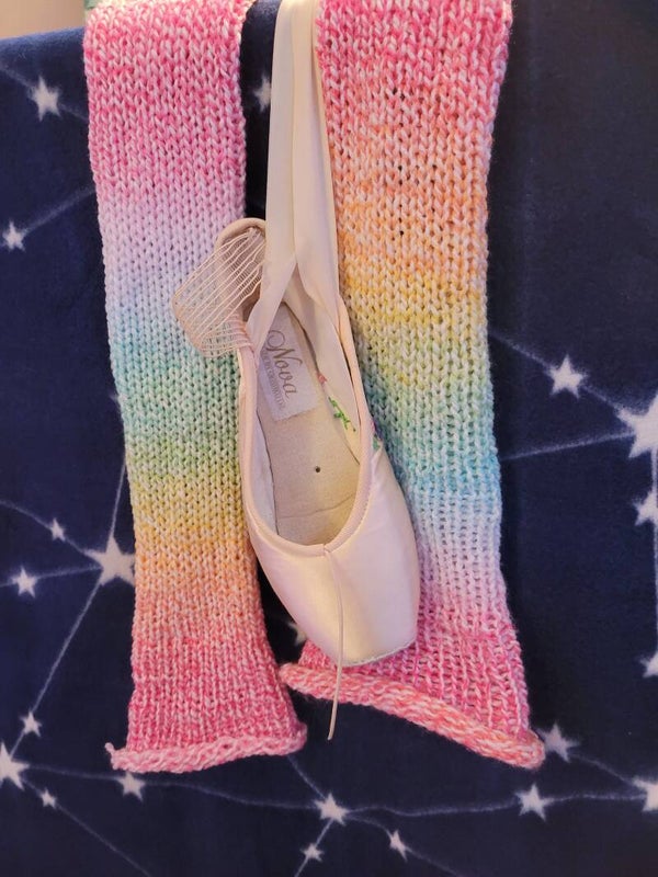 Light yarn legwarmers