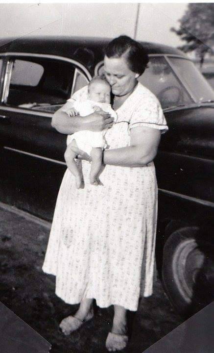 pauline-greer-lunsford-holding-margaret-lee-3-standard.jpg