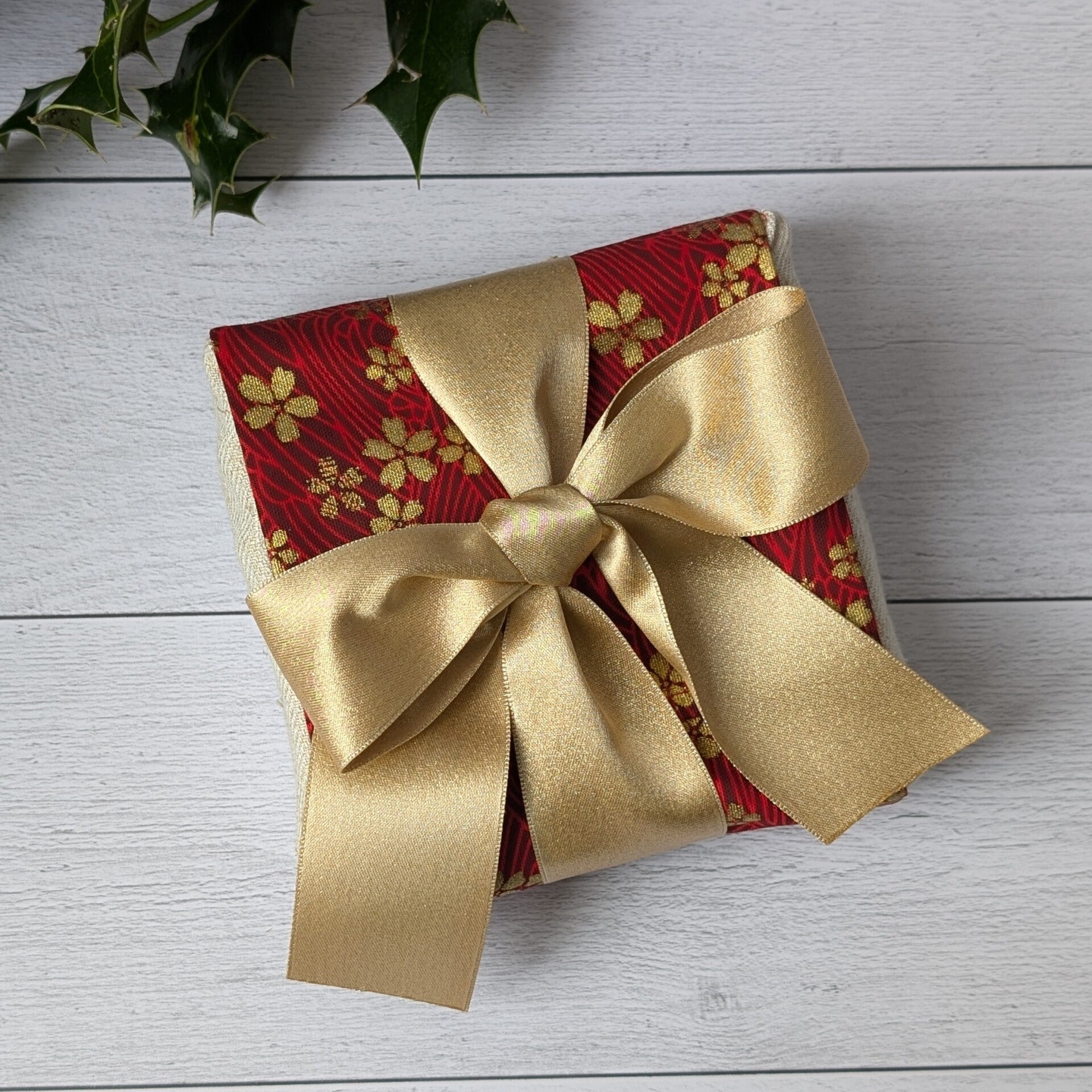 paquet cadeau Hana petit format en tissu réutilisable
