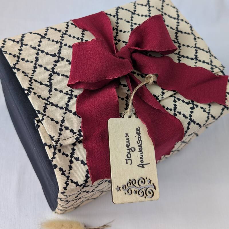 Embalalge cadeau grand format en tissu avec ruban et carton fourni Graphite - TisCado