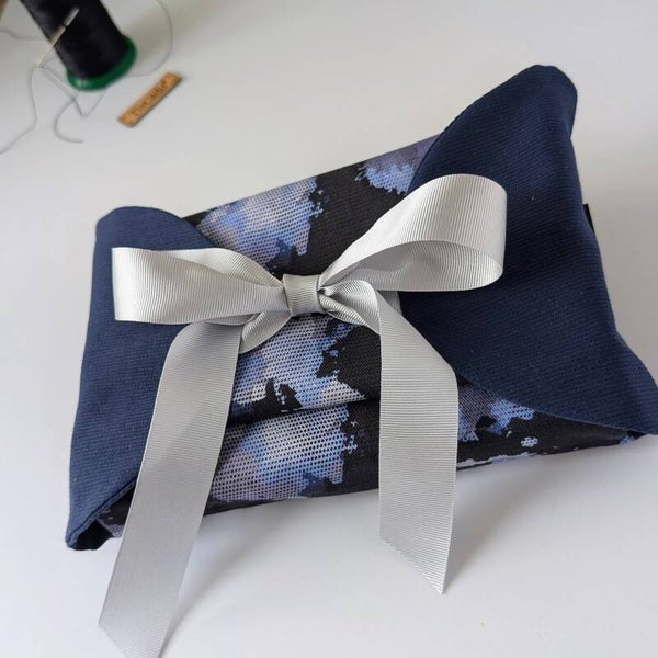 Pochette livre de poche en tissu – Éclipse