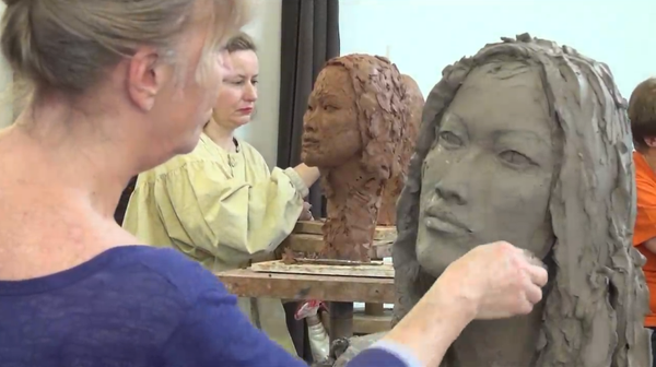 40 - AN ASIAN GIRL, Training Course (Portrait de Jeune Fille, Stage)