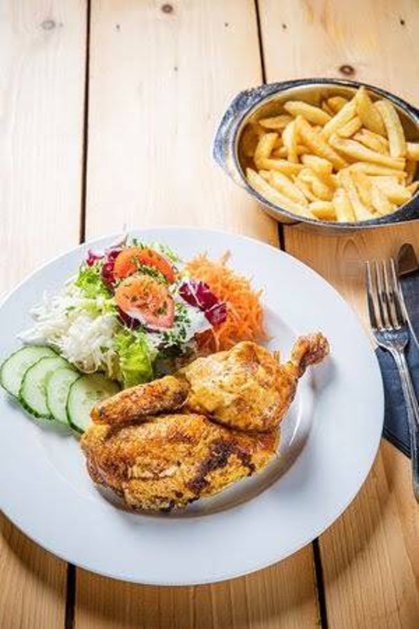 Benefiet Qienta Claeys Halve Kip met Friet en glaasje Bubbels