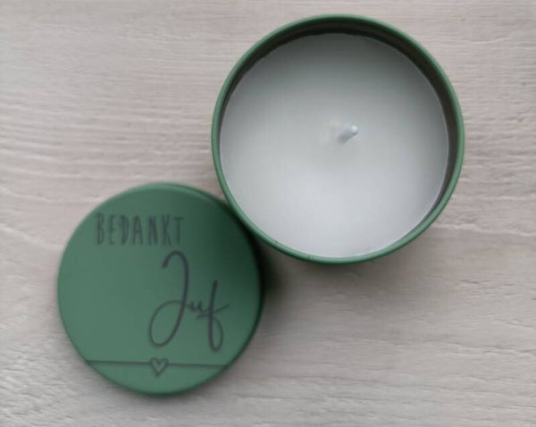 Blikje met geurkaars (gegraveerd)