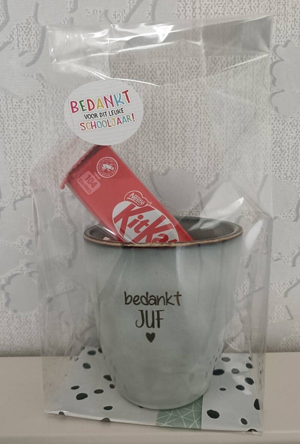 Beker bedankt JUF