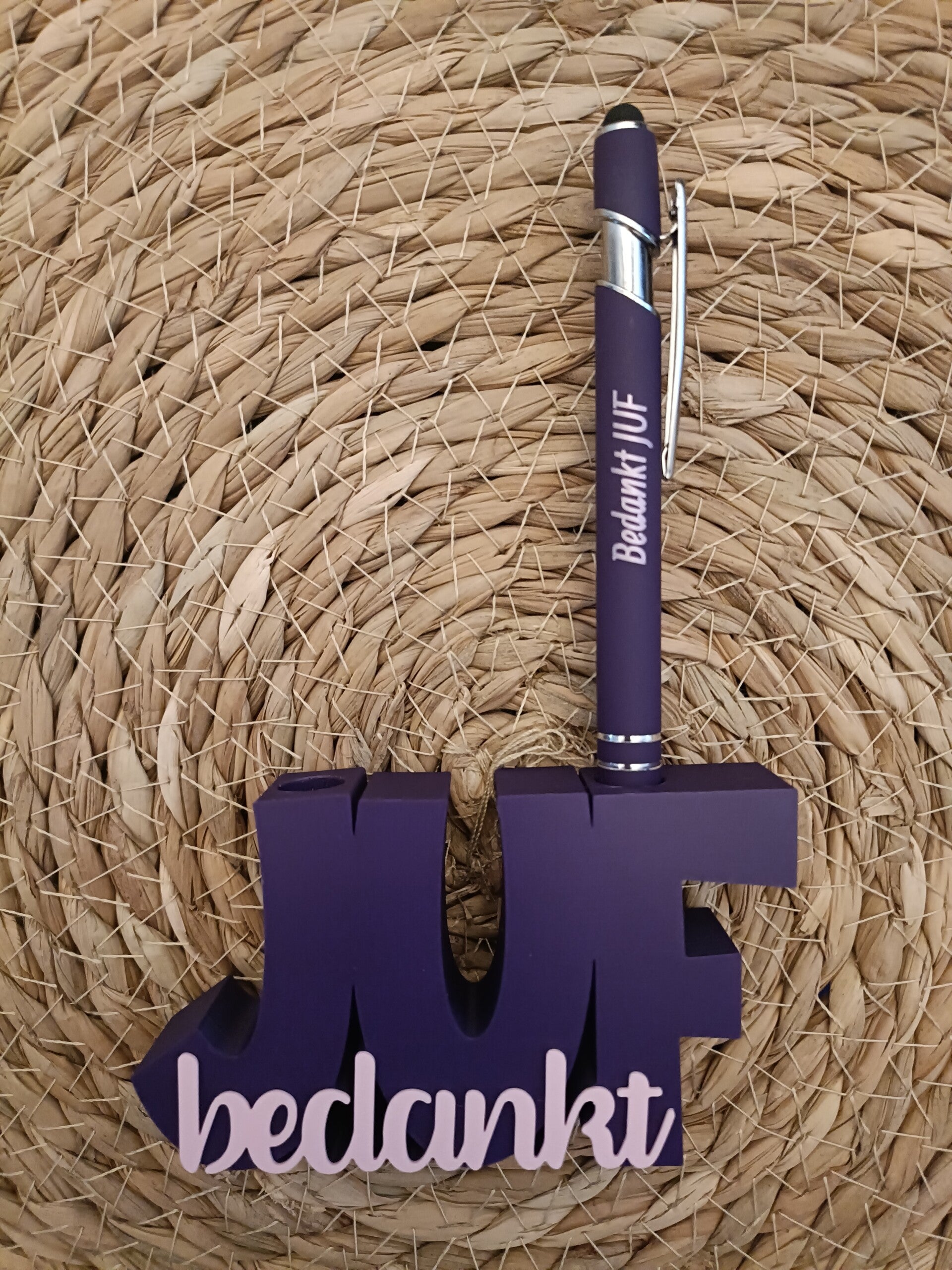 Pennenhouder JUF bedankt