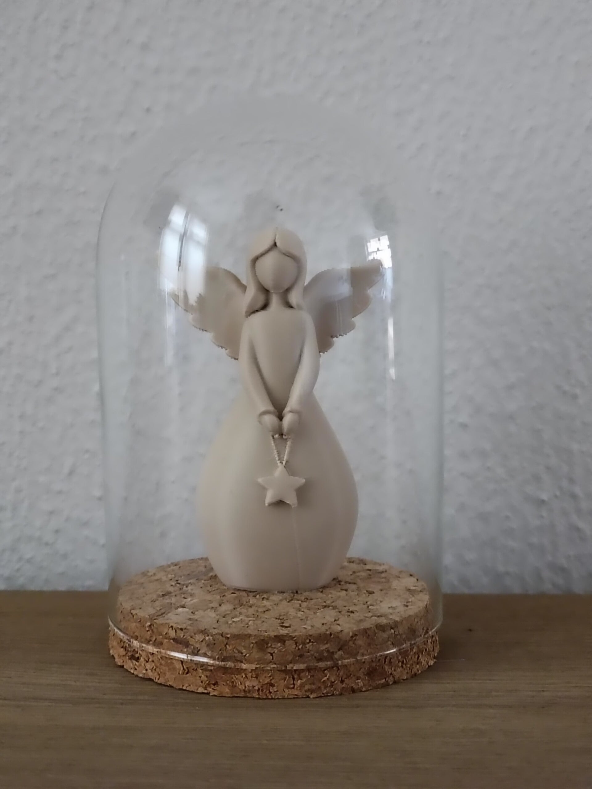 Engeltje in een glazen stolpje