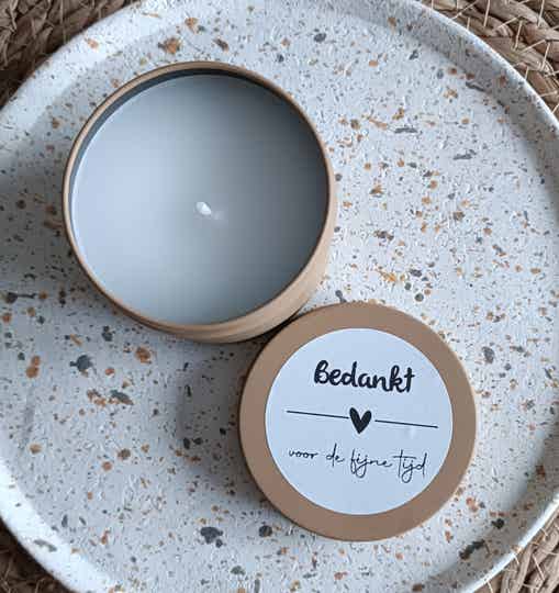 Blikje met geurkaars