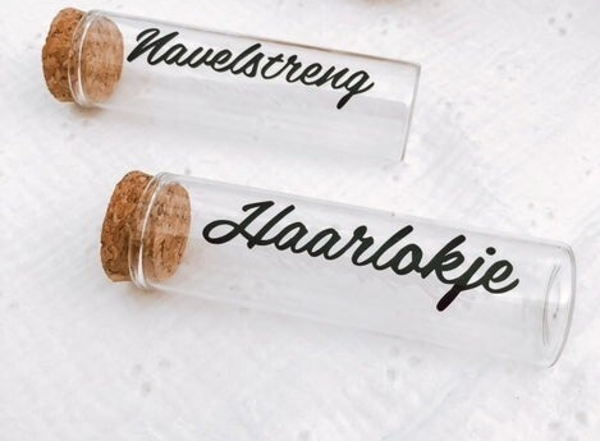 Bewaarbuisje – Koester de mooiste herinneringen 👶 Formaat: 8,5 cm