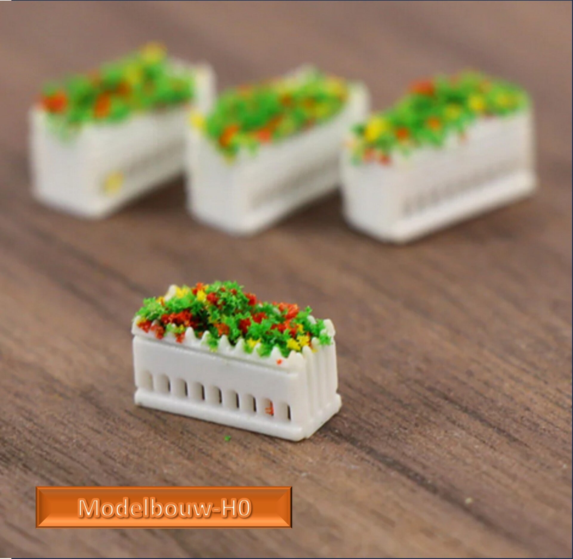 Bloembakken wit met bloemen gevuld 3 stuks