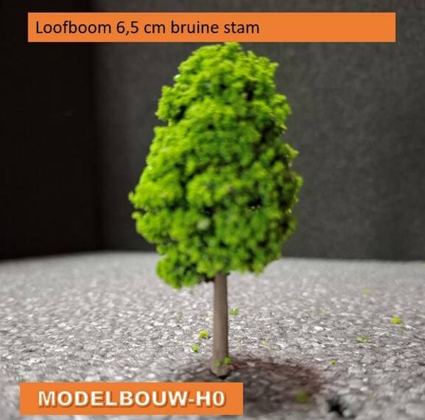 loofboom 6,5 cm met gevlokt bladerdak en gebruinde stam