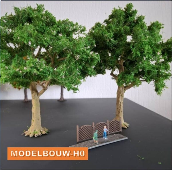 Loofboom 22 cm hoog met bloesem