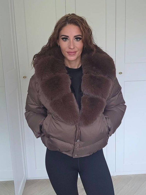 Luxe pufferjack met immitatiebontkraag