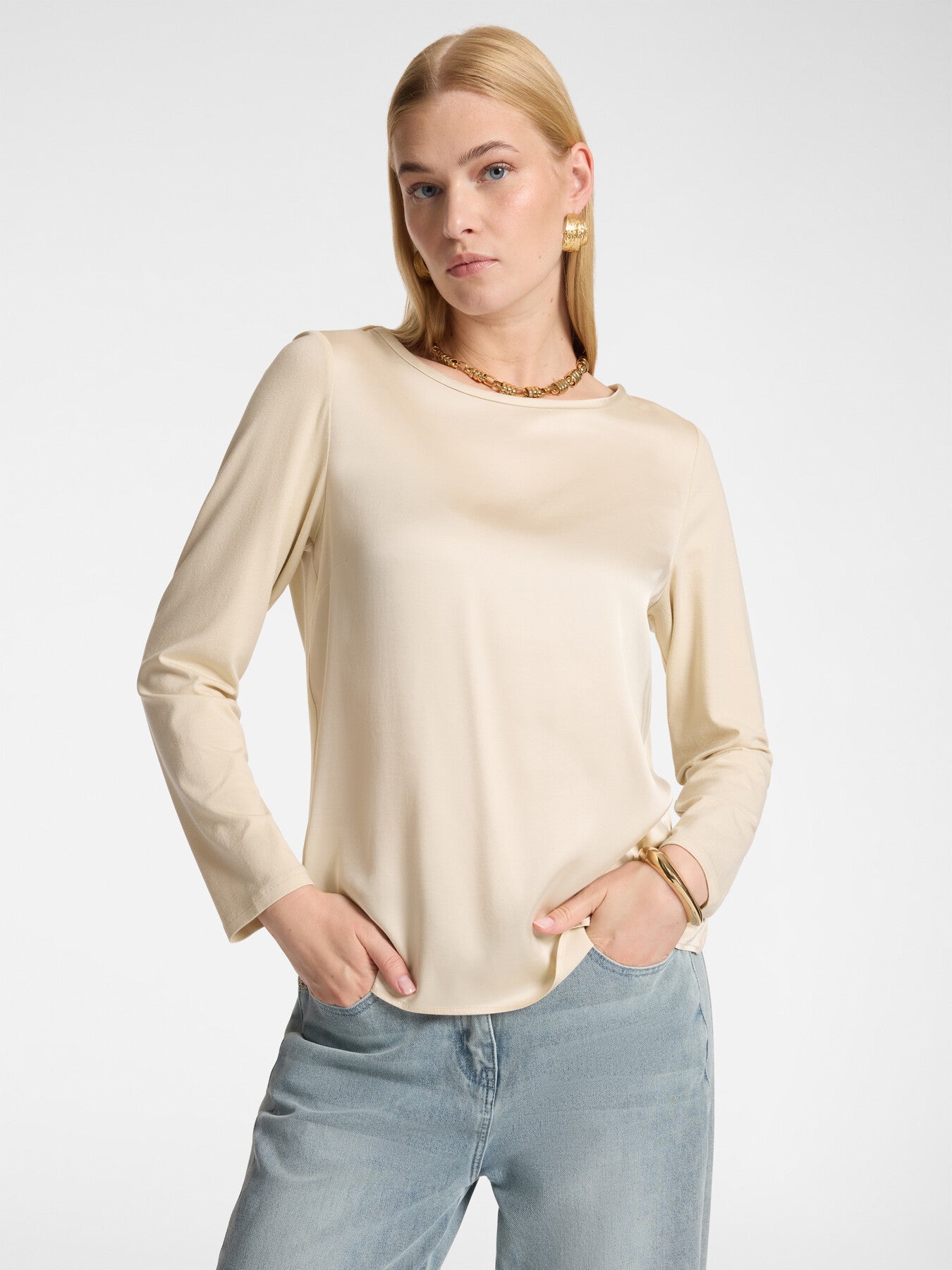 Pull 6940 - ELENA MIRO