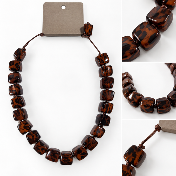 Collar resina marron