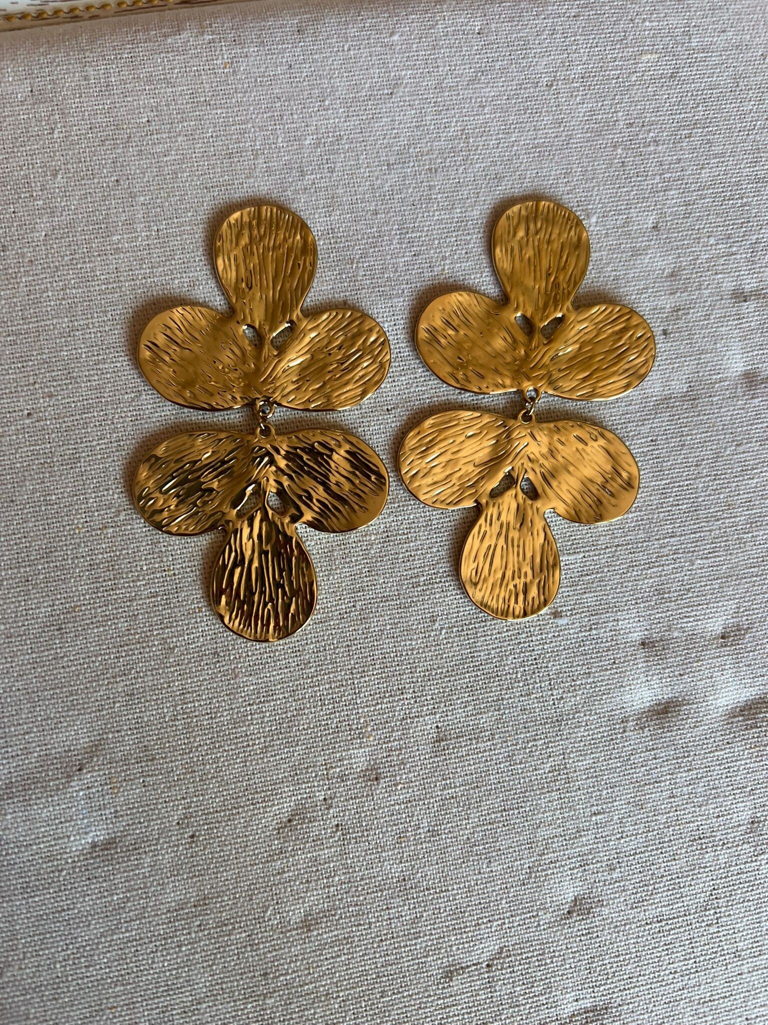 Pendientes hoja miramira