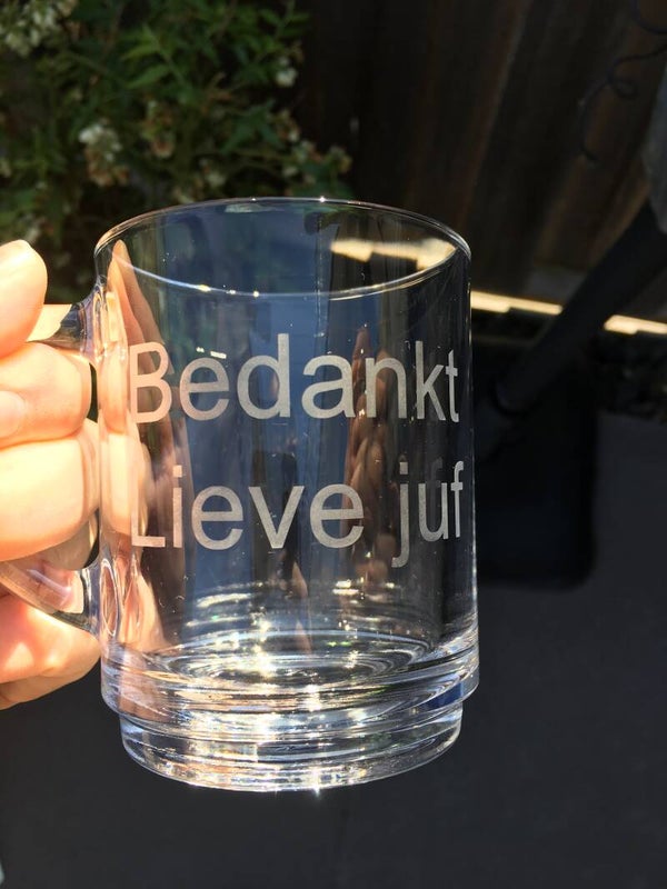 Theeglas