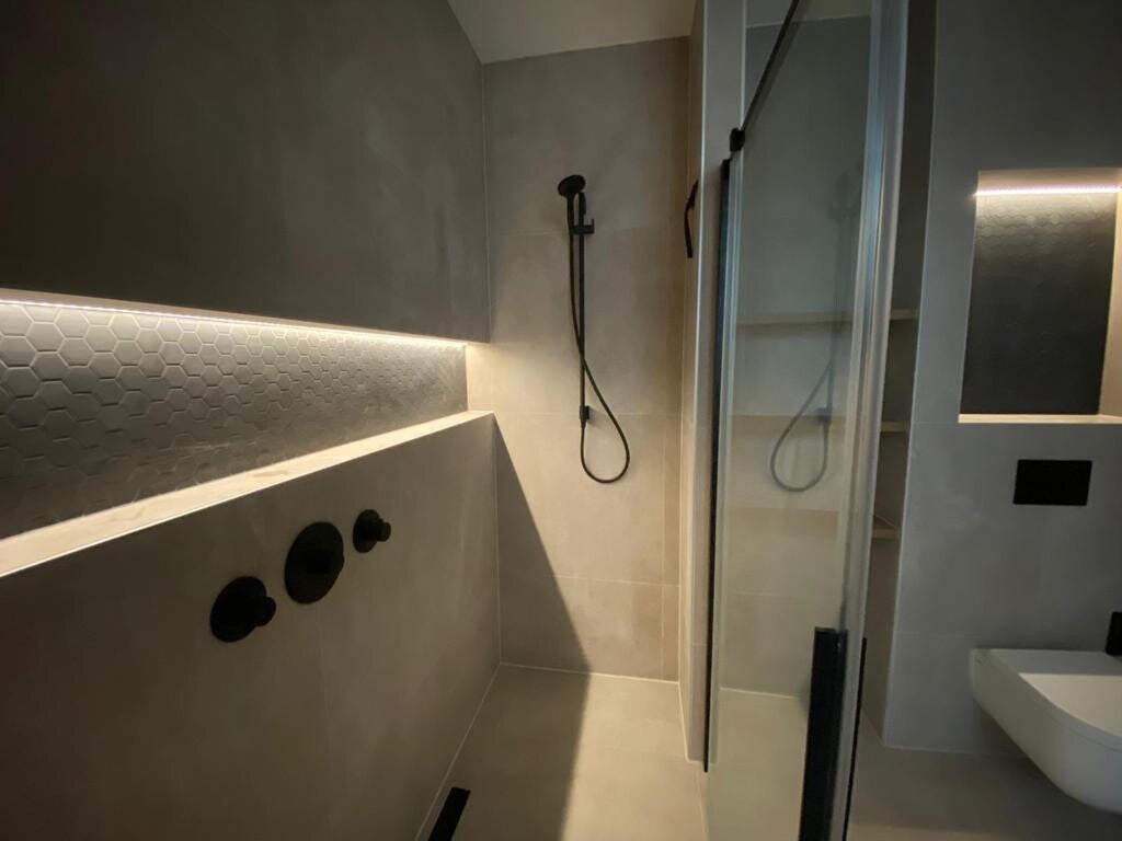 Badkamer Drenthe, Badkamer Dalen, Badkamer Emmen, Badkamer Coevorden, Badkamer Gees, Badkamer Geesbrug, Badkamer Wachtum, Badkamerrenovatie, nieuwbouwbadkamer, badkamer specialist dalen, Badkamer specialist Drenthe