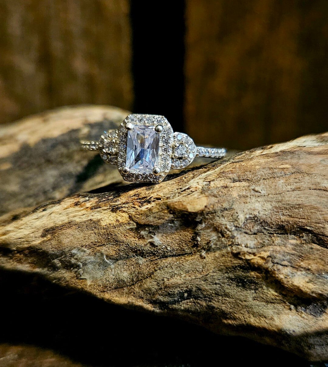Elegant Crystal Ring