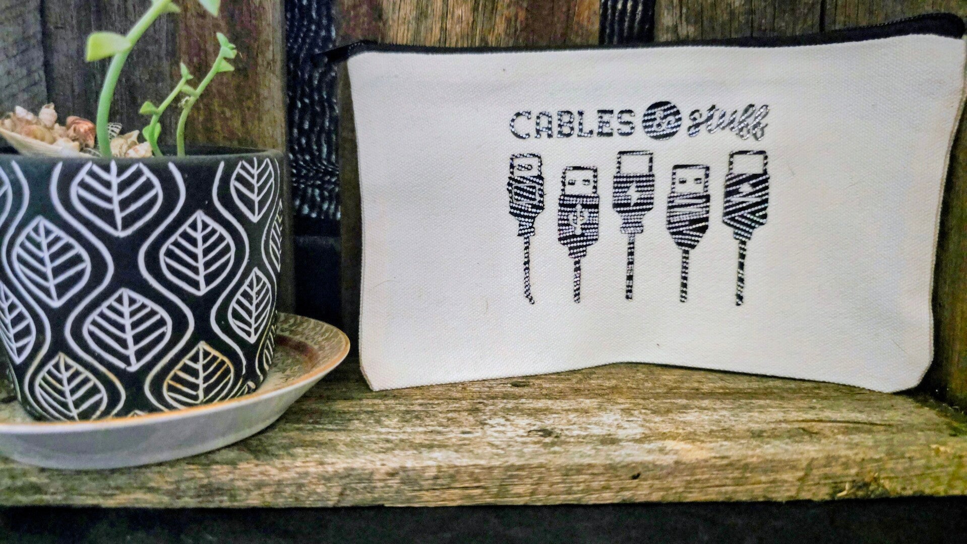 Cables & Stuff – Zipper Pouch