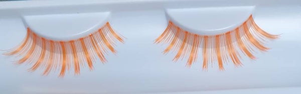 Wimpers oranje.