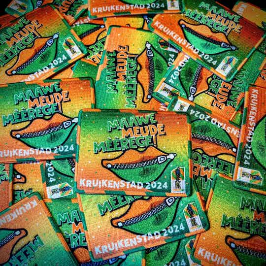 Embleem carnaval stichting kruikenstad motto 2024