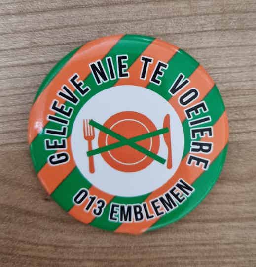 KR193. Button Gelieve nie te voeiere