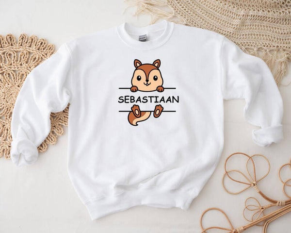 Sweater met bosdieren print en naam