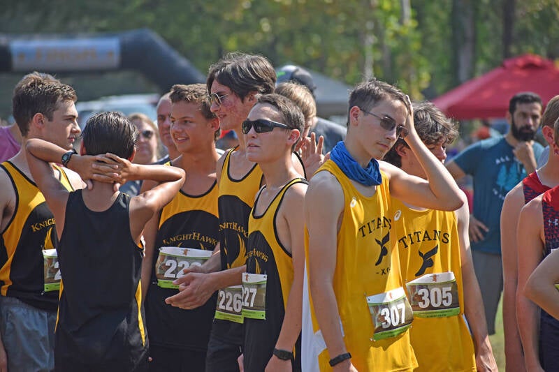 knighthawks-cross-country-boys-dsc_0402.jpg
