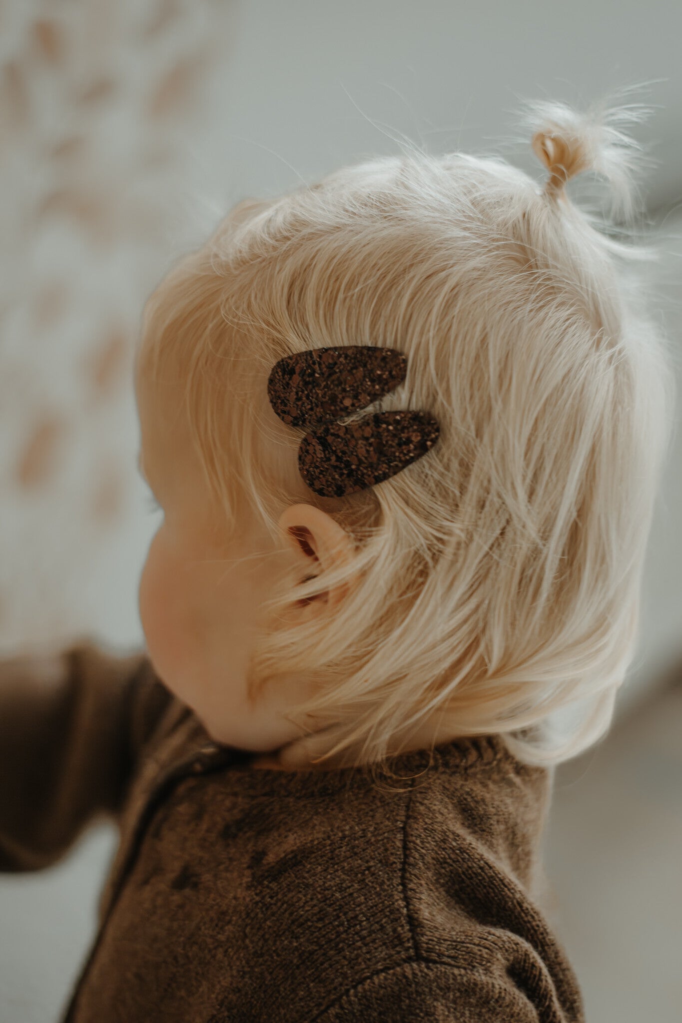 Bruin glitter klikklak (2 stuks)