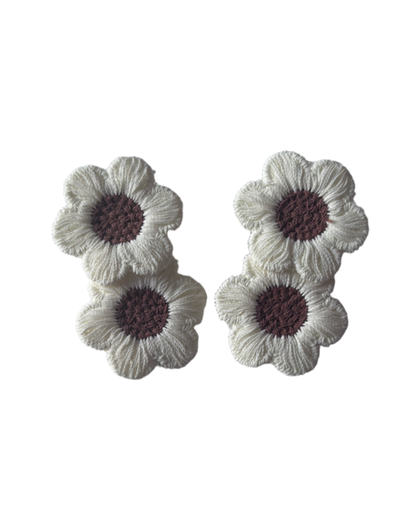 Duo bloemen speld bruin/ beige (2 stuks)